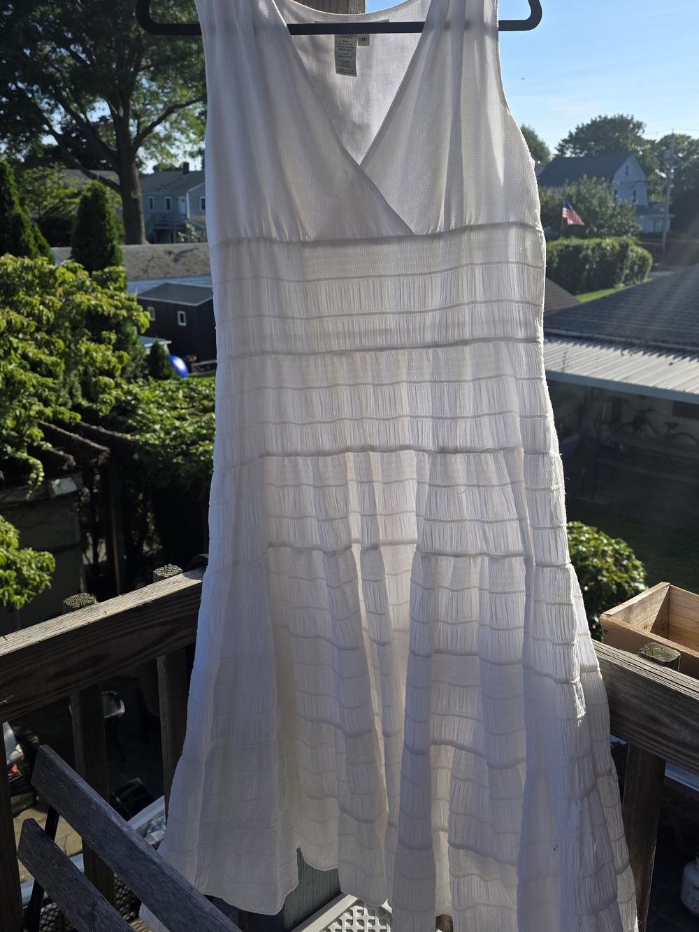 Max Studio White Sleeveless V-Neck Tiered Midi Dress